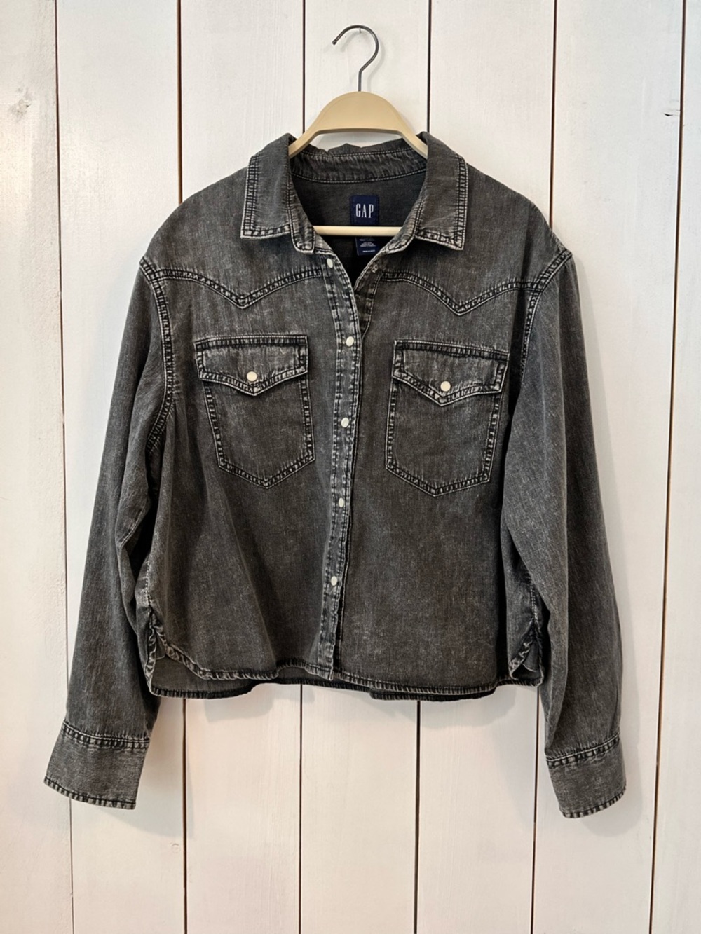 Denim cropped Gap shirt